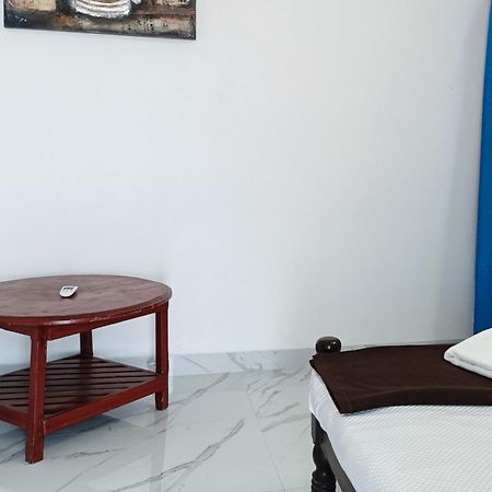 Marari Blue Whale Beach House Alappuzha Buitenkant foto