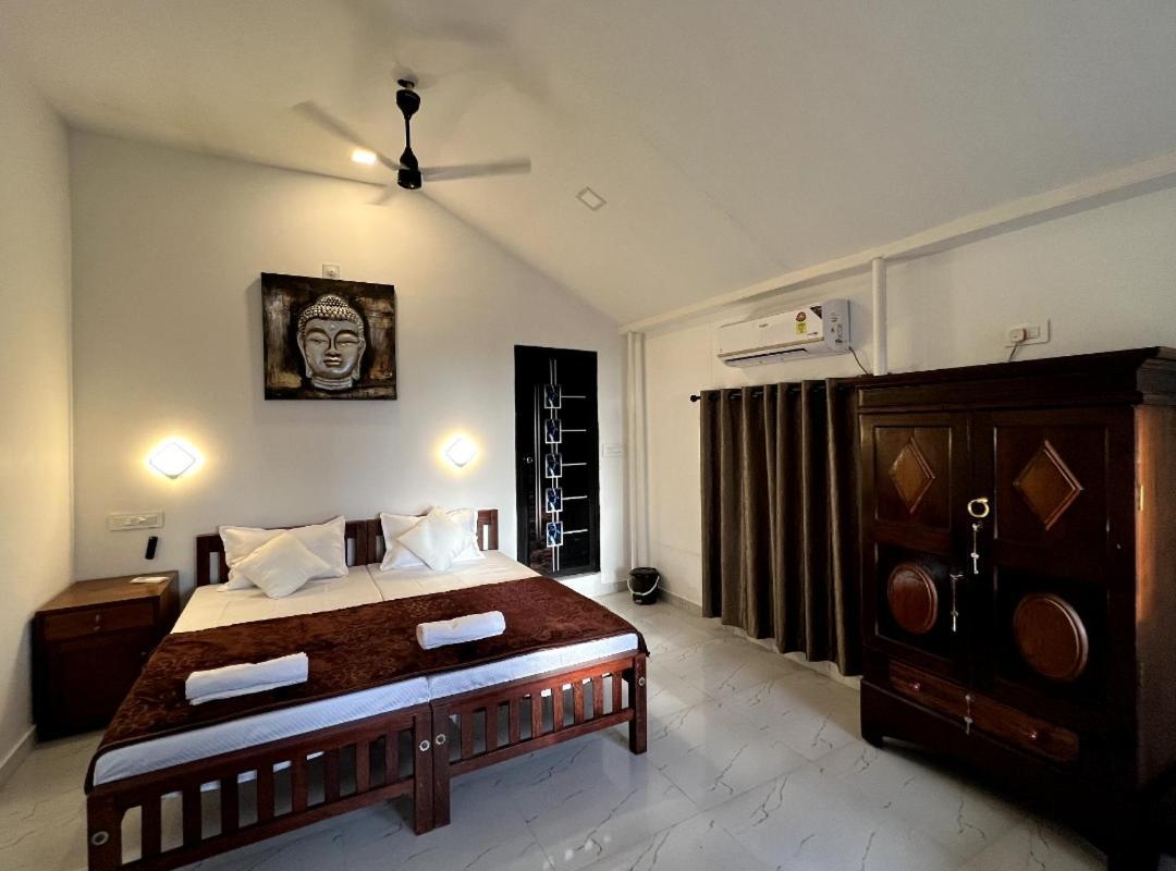 Marari Blue Whale Beach House Alappuzha Buitenkant foto