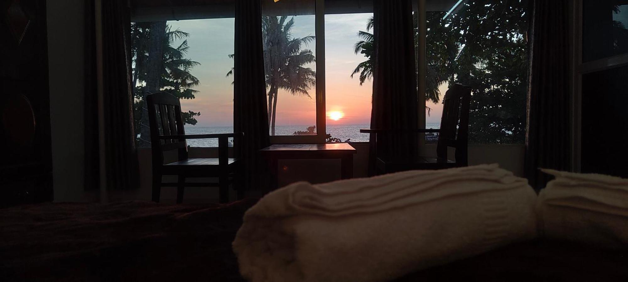 Marari Blue Whale Beach House Alappuzha Buitenkant foto