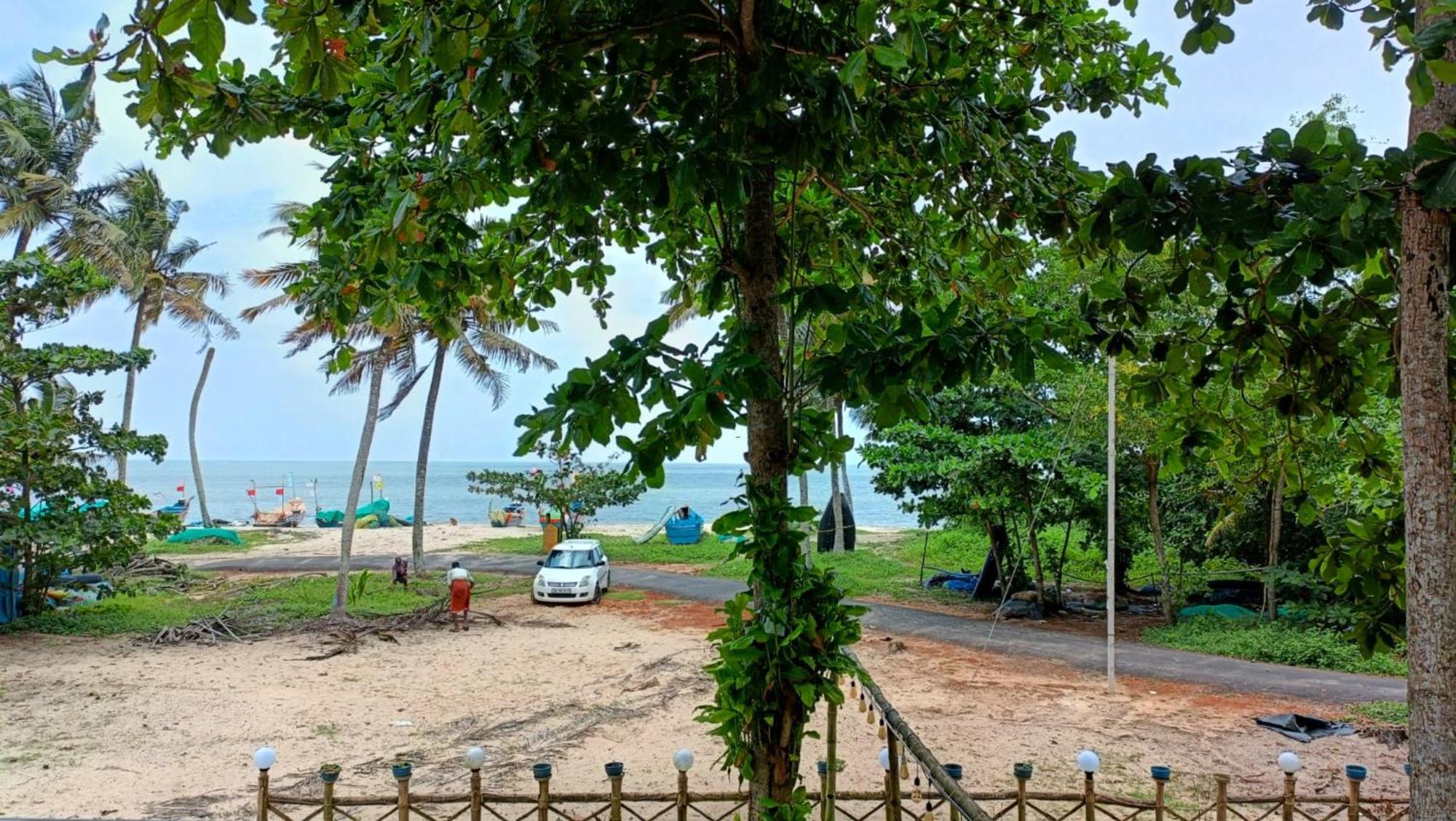 Marari Blue Whale Beach House Alappuzha Buitenkant foto