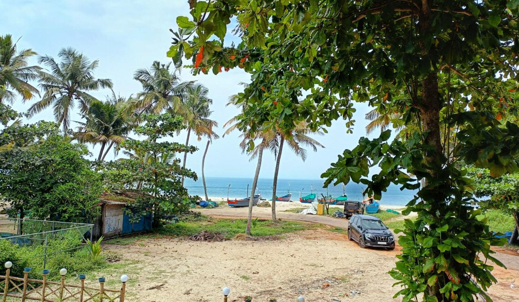 Marari Blue Whale Beach House Alappuzha Buitenkant foto